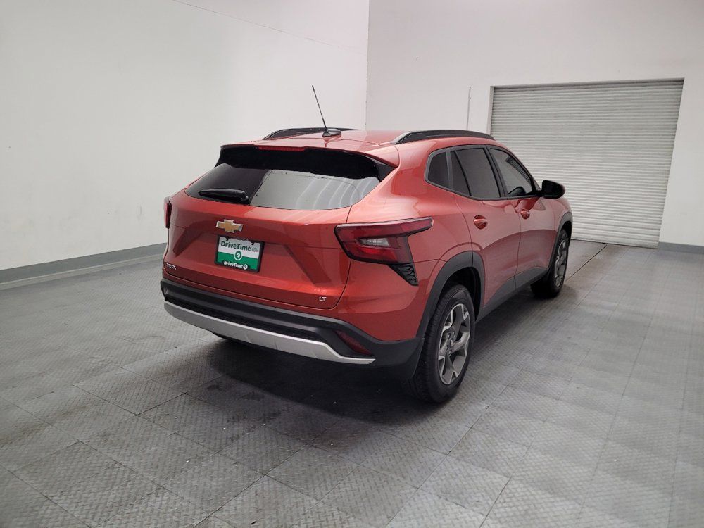 Used 2024 Chevrolet Trax LT w/ Driver Confidence Package FWD image 9