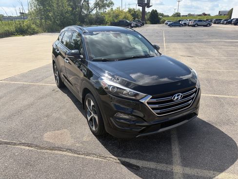 Used 2016 Hyundai Tucson Limited w/ Option Group 03 FWD image 8