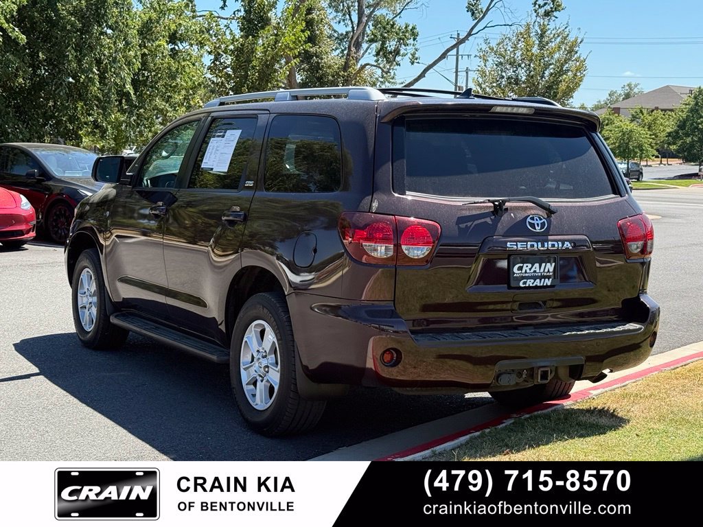 Used 2018 Toyota Sequoia SR5 AWD/4WD image 5