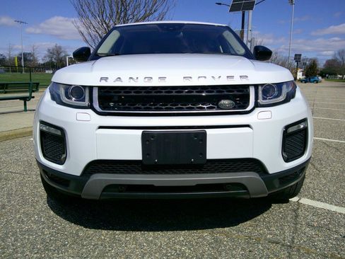 Used 2018 Land Rover Range Rover Evoque SE Premium image 44