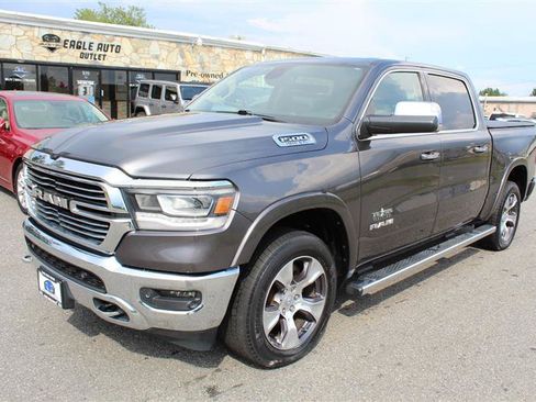 Used 2019 RAM 1500 Laramie AWD/4WD image 3