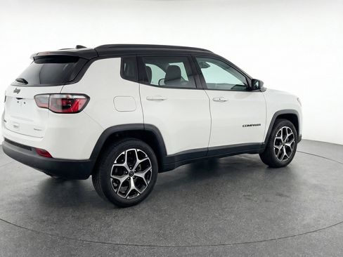 Used 2025 Jeep Compass Limited AWD/4WD image 9