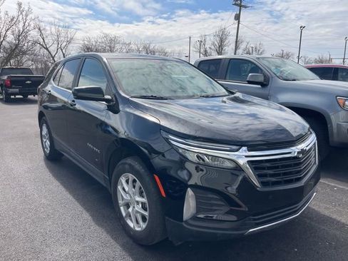 Used 2023 Chevrolet Equinox LT image 2