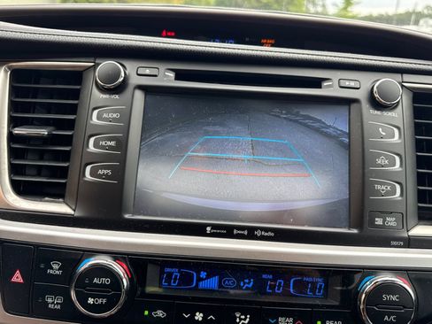 Used 2018 Toyota Highlander XLE FWD image 30