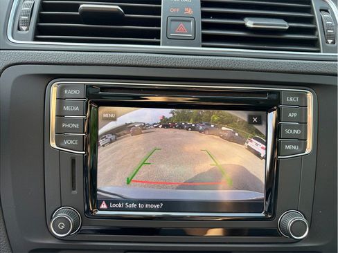 Used 2018 Volkswagen Jetta SE FWD image 25