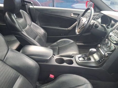 Used 2013 Hyundai Genesis 3.8 RWD image 15