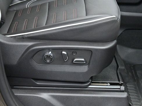 Used 2024 GMC Sierra 1500 AT4X image 32