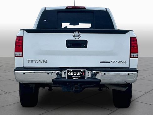 Used 2013 Nissan Titan SV w/ SV Value Truck Pkg AWD/4WD image 4