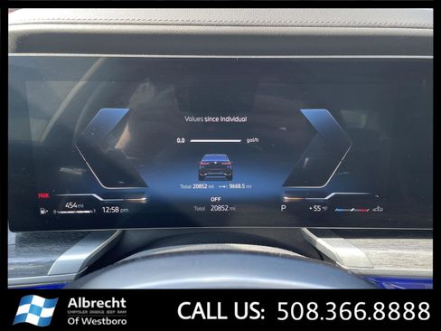 Used 2025 BMW 740i xDrive image 28