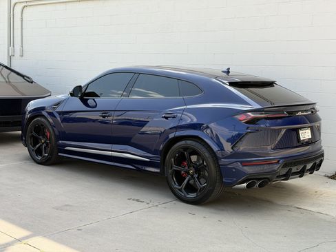 Used 2019 Lamborghini Urus AWD/4WD image 7