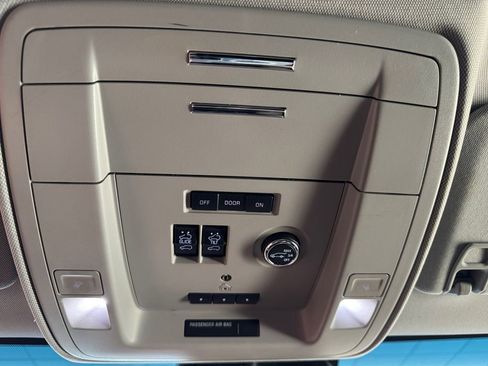 Used 2018 GMC Yukon SLT w/ Open Road Package image 22