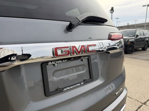 Used 2021 GMC Acadia Denali w/ Denali Technology Package image 8