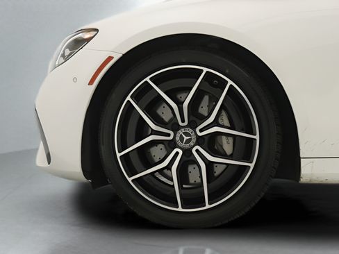 Used 2022 Mercedes-Benz E 350 Sedan image 27
