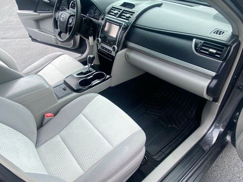 Used 2014 Toyota Camry LE FWD image 26