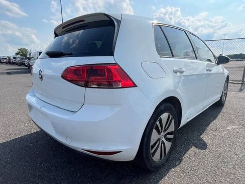 Used 2016 Volkswagen e-Golf SE FWD image 5