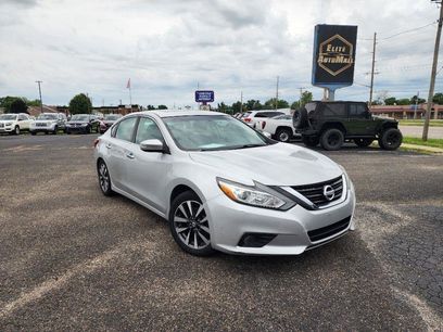 Used 2017 Nissan Altima 2.5 SL w/ Moonroof Package