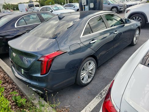 Used 2021 Cadillac CT4 Premium Luxury RWD image 3