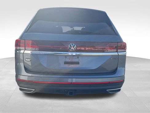 Used 2024 Volkswagen Atlas SE AWD/4WD image 6