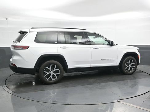 Used 2024 Jeep Grand Cherokee L Limited w/ Luxury Tech Group II AWD/4WD image 3