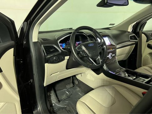 Used 2019 Ford Edge Titanium w/ Cold Weather Package image 22