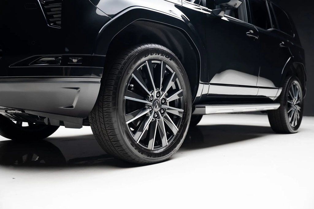 Used 2025 Lexus GX 550 w/ Accessory Package (2T) AWD/4WD image 34