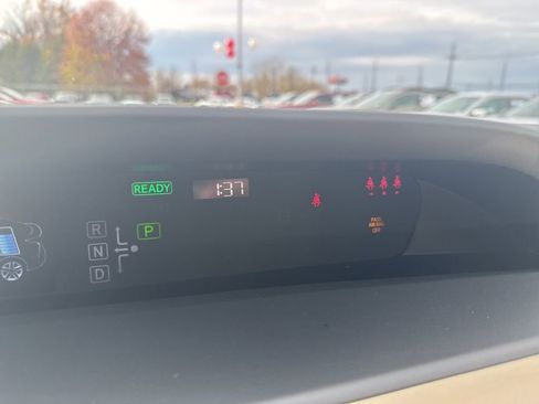 Used 2022 Toyota Prius XLE image 28