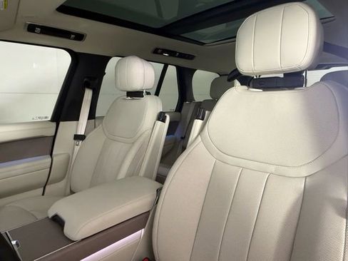 New 2026 Land Rover Range Rover SE image 15