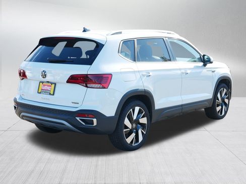 Used 2024 Volkswagen Taos SEL image 7