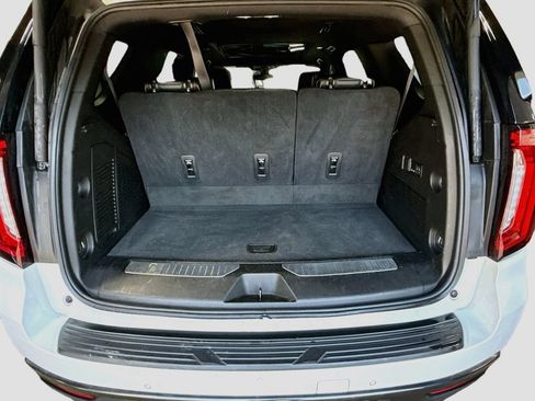 Used 2021 GMC Yukon AT4 w/ Technology Package AWD/4WD image 27