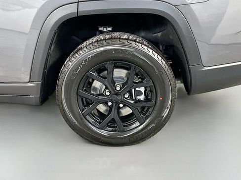 New 2026 Jeep Grand Cherokee L 4WD image 17