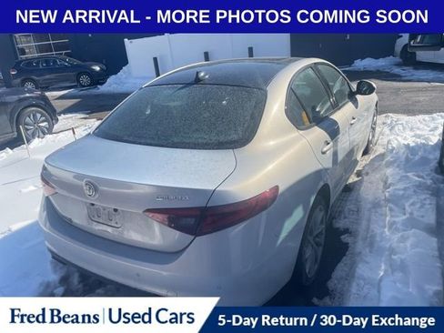 Used 2023 Alfa Romeo Giulia Ti image 7