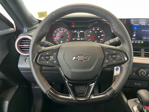 Used 2024 Chevrolet Trax RS FWD image 5