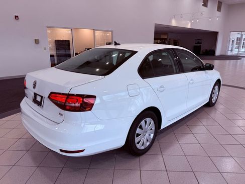Used 2016 Volkswagen Jetta S image 11