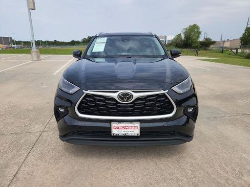 Used 2024 Toyota Highlander XLE FWD image 9