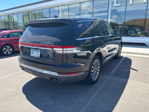 Used 2022 Lincoln Aviator AWD w/ Premium Package image 2