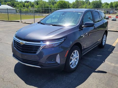 Used 2023 Chevrolet Equinox LT FWD image 2