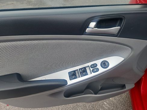 Used 2014 Hyundai Accent GLS image 14