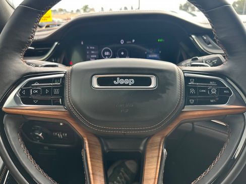 Used 2022 Jeep Grand Cherokee Summit image 28