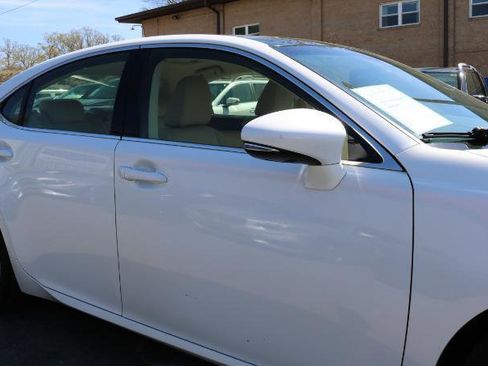Used 2015 Lexus ES 350 w/ Ultra Luxury Package FWD image 3