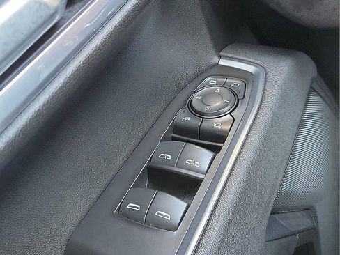 Used 2025 GMC Sierra 1500 SLT AWD/4WD image 13