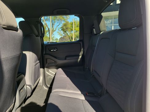 Used 2023 Nissan Frontier SV w/ Midnight Edition Package image 13