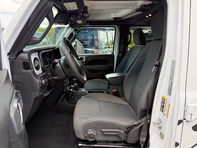 Used 2024 Jeep Wrangler Unlimited AWD/4WD image 13