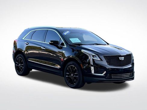 Used 2025 Cadillac XT5 Premium Luxury w/ LPO, ONYX Package FWD image 3