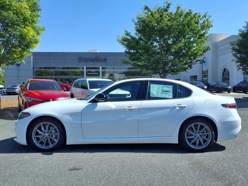 New 2025 Alfa Romeo Giulia w/ Driving Assist Package RWD image 18