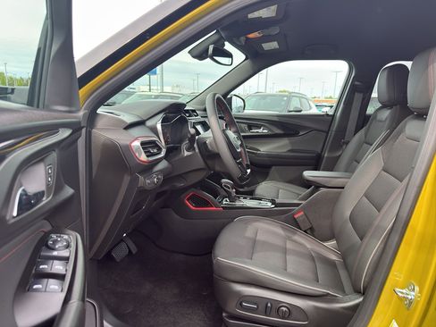 Used 2023 Chevrolet TrailBlazer RS w/ Convenience Package AWD/4WD image 12