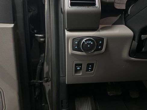 Used 2018 Ford F150 XLT w/ Equipment Group 302A Luxury RWD image 34