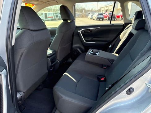 Used 2020 Toyota RAV4 LE image 10