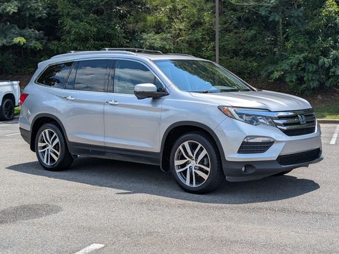 Used 2016 Honda Pilot Touring image 11