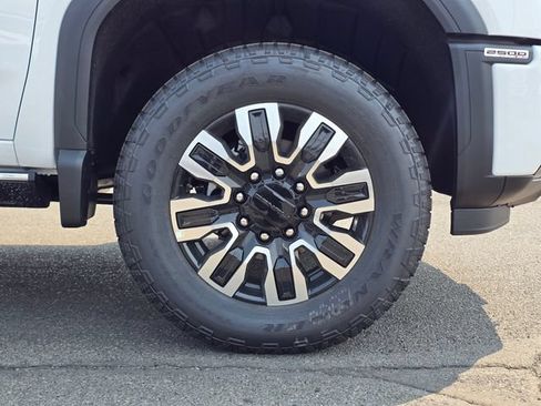 New 2026 GMC Sierra 2500 Denali Ultimate AWD/4WD image 9