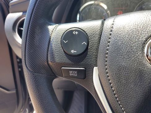 Used 2019 Toyota Corolla LE FWD image 30